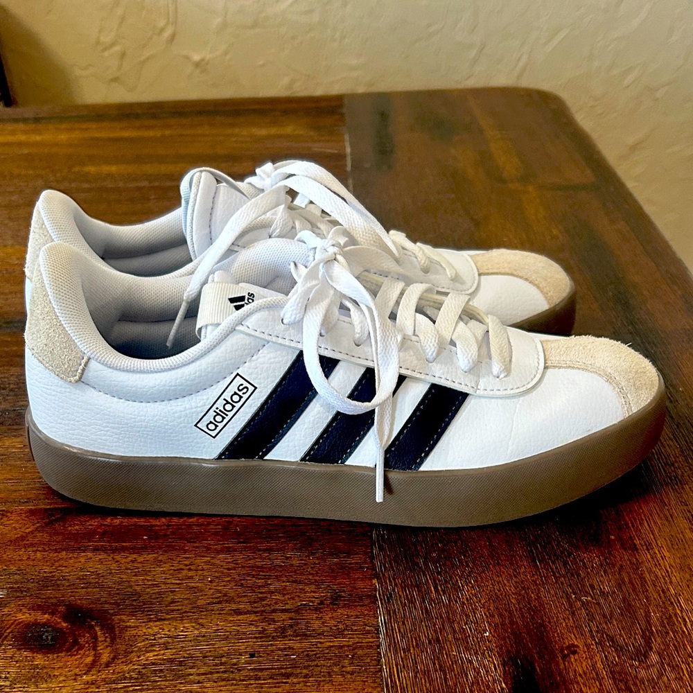 Adidas Sneakers Women’s 7.5